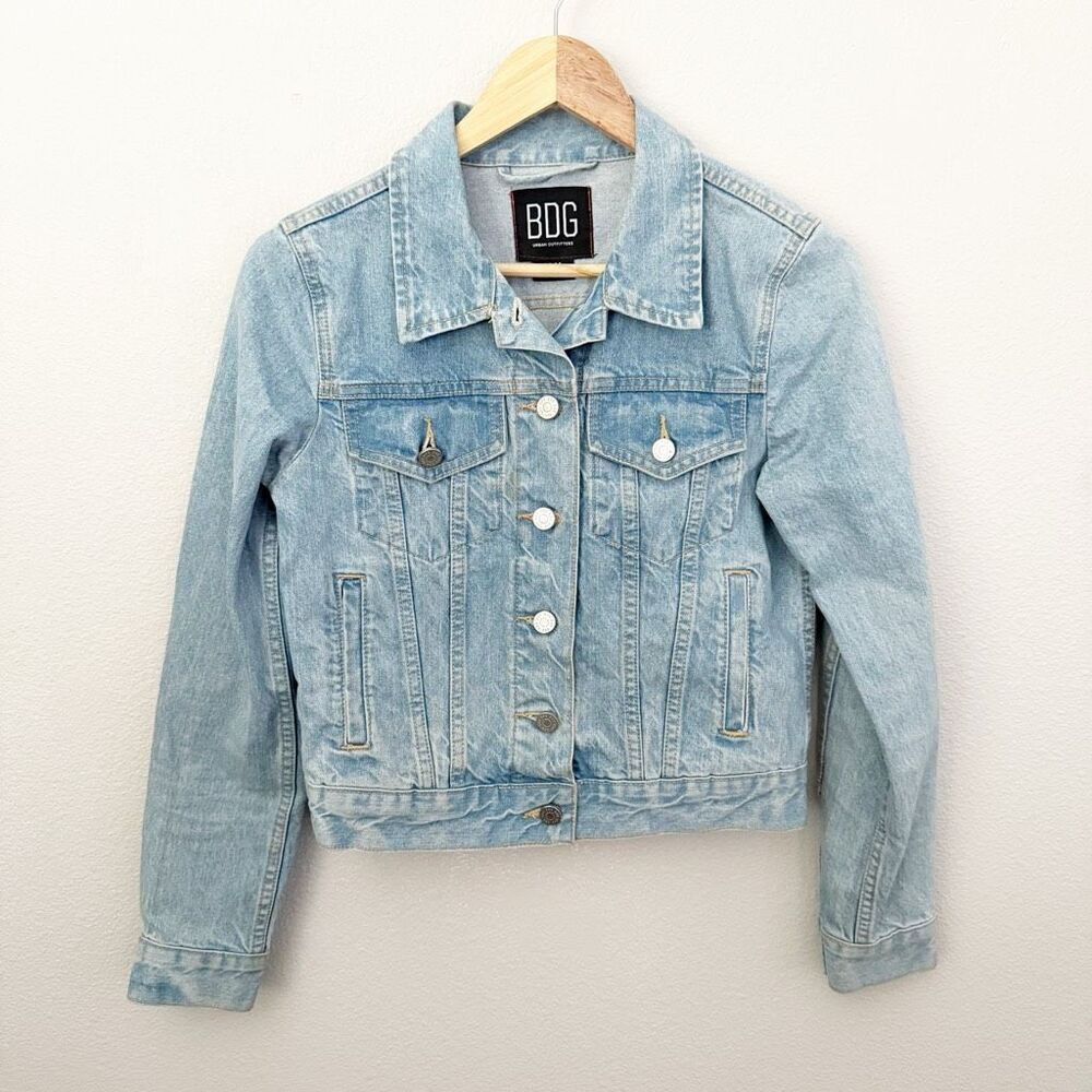 BDG URBAN OUTFITTERS | Medium Wash Denim Jean Jacket Button Closure | Medium